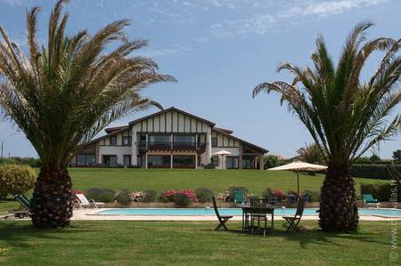 Bisquaina - Villa avec piscine et accès plage à louer au Pays Basque